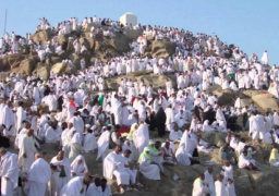 مليونى ونصف من ضيوف الرحمن يقفون اليوم على عرفات لتأدية الركن الأكبر من الحج