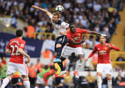 مانشيستر يونايتد يستضيف توتنهام في قمة الدوري الإنجليزي مساء اليوم