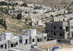 مستوطنون يمهدون طريقا استيطانية في خلة حمد