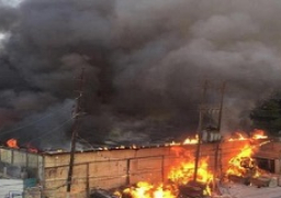 مقتل وإصابة 20 شخصا جراء انفجار مخزن للأسلحة بالعراق