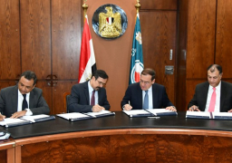 وزير البترول يوقع 3 اتفاقيات بترولية جديدة للبحث عن البترول والغاز