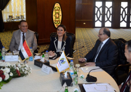 3 وزراء يناقشون إقامة مناطق حرة جديدة وفروع لخدمات المستثمرين