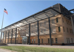 السفارة الأمريكية بالعراق تحذر موظفيها من التحرك في البصرة