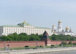 الكرملين يؤكد أن إسقاط الطائرة الروسية في سوريا لا يمكن إلا أن يضر بالعلاقات مع إسرائيل