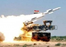 الدفاع السوري يسقط عددا من الصواريخ الإسرائيلية في حماة