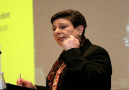 القيادة الفلسطينية تدرس إمكانية الرد على الاجراءات الامريكية