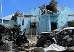 مقتل 4 أشخاص وإصابة 7 في تفجير انتحاري بالصومال