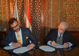شوقي يوقع البروتوكول المٌنظم لشهادة الدبلومة الأمريكية