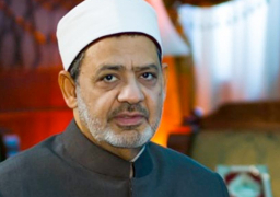 شيخ الأزهر يتفقد المستشفى التخصصى ويشيد بنجاح أول حالة جراحة فك لطالبة