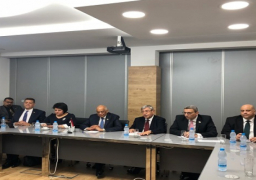 عبد العال يلتقي وزير الطاقة والتجارة والصناعة والسياحة في قبرص