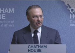 قرقاش: القرار الأمريكى بوقف تمويل الأونروا مؤسف ويعقد ملف اللاجئين