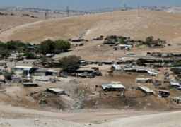 سلطات الاحتلال تطالب سكان قرية خان الأحمر بهدم بيوتهم قبل مطلع أكتوبر