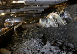 مقتل 9 عمال في انفجار منجم للفحم بكوهات الباكستانية