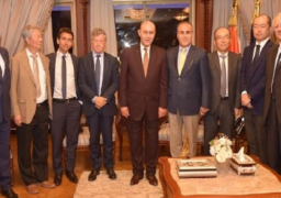 الاتفاق على تنفيذ محطة لتداول السيارات في ميناء شرق بورسعيد الجديد