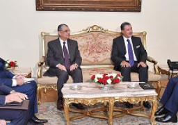 استقبل السيد الرئيس/ عبد الفتاح السيسي اليوم السيد/ عدنان أمين مدير عام الوكالة الدولية للطاقة المتجددة، وذلك بحضور السيد الدكتور/ محمد شاكر وزير الكهرباء والطاقة المتجددة.