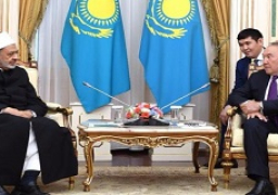 خلال لقائه رئيس كازاخستان.. شيخ الأزهر: القيادات السياسية عليها مسئولية في جمع الصف ونبذ الخلاف