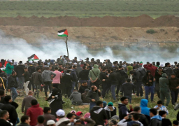 استشهاد إثنين وإصابة 142 فلسطينا برصاص إسرائيلي في مواجهات بغزة