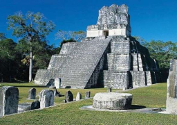 اكتشاف نفق سري اسفل هرم القمر في المكسيك