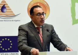 رئيس الوزراء يتابع تنفيذ تكليفات رئيس الجمهورية مع وزيرة التضامن الاجتماعى