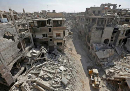 ترحيل الأنقاض من شوارع مخيم اليرموك بانتظار صفارة اعادة الاعمار