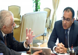 رئيس الوزراء يناقش مع وزير التعليم حلول تخفيض كثافة الفصول وسد عجز المدرسين