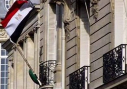 السفارة المصرية تستلم غطاء التابوت الأثرى المهرب إلى الكويت.. وجارى شحنه للقاهرة