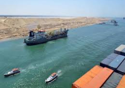 عبور 56 سفينة للمجرى الملاحي لقناة السويس