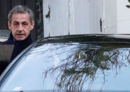 محكمة فرنسية ترفض طعن ساركوزي على قرار محاكمته بقضية فساد