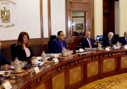 مدبولى يوجه المحافظين بإزالة التعديات على السكة الحديد والطرق فورا