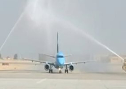 وزير الطيران المدنى يشهد الإفتتاح التجريبى لمطار سفنكس الدولي وهبوط أول رحلة تجريبية لمصر للطيران