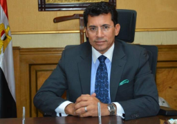 وزير الشباب والرياضة يتابع أعمال تطوير استاد القاهرة الدولى