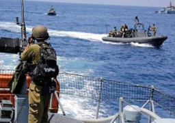 بحرية الاحتلال تعتقل 3 صيادين فلسطينيين قبالة سواحل غزة