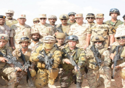 بالفيديو .. تفقد رئيس الأركان القوات العربية المشاركة فى تدريبات درع العرب – 1