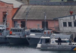 روسيا تتهم بوروشينكو باستخدام البحارة الاوكرانيين “كورقة مساومة ضمن لعبة سياسية”