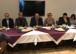 وزير الخارجية يبدأ اليوم الثاني من زيارته لبلجراد بالمشاركة فى جلسة مائدة مستديرة ضمت مجموعة من رؤساء كبرى الشركات الصربية ورجال الأعمال
