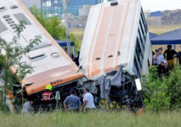 مصرع 25 شخصا إثر سقوط حافلة فى قناة بالهند