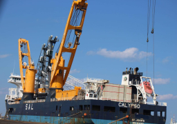 ميناء دمياط يستقبل اثنين من احدث أوناش الحاويات في العالم