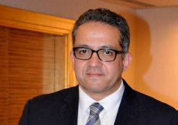 وزير الآثار يعقد اجتماعا عاجلا لبحث ملف العاملين المتعاقدين