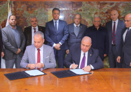 بالصور .. وزير النقل يكشف موعد الانتهاء من مشروعات المترو الجديدة