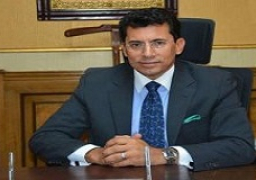 وزير الشباب والرياضة يطلق إشارة بدء ماراثون زايد الخيري بالإسماعيلية