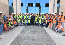 الرئيس يقوم بجولة تفقدية بعدد من المشروعات بهضبة الجلالة