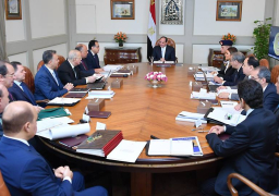 الرئيس السيسي يعقد اجتماعا مع رئيس مجلس الوزراء وعدد من السادة الوزراء والمسئولين