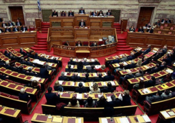 البرلمان اليوناني يوافق على أول ميزانية بعد الخروج من برامج الإنقاذ الدولية