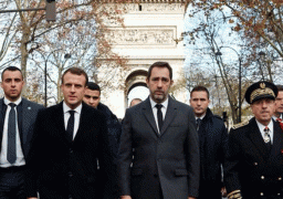 الرئيس الفرنسى يطالب رئيس وزرائه بمحاورة المحتجين فى محاولة لاحتواء الموقف