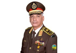 الفريق أول محمد زكى القائد العام للقوات المسلحة وزير الدفاع والإنتاج الحربى والفريق محمد فريد رئيس أركان حرب القوات المسلحة يلتقيان رئيس أركان الجيش الباكستانى