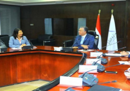 وزير النقل يبحث مع وفد البنك الدولي التعاون في مجال السكك الحديدية