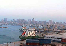 فتح بوغاز مينائي الإسكندرية والدخيلة بعد تحسن الطقس