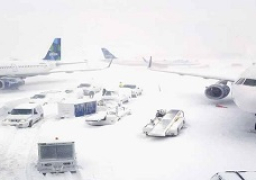 عاصفة شتوية تعرقل آلاف الرحلات الجوية في أمريكا