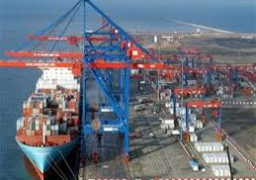 ميناء غرب بورسعيد يستقبل سفن رخام وحديد ومعدات بترولية