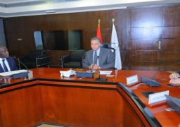 وزير النقل يبحث مع وفد البنك الدولي التعاون في مجال السكك الحديدية والموانئ الجافة